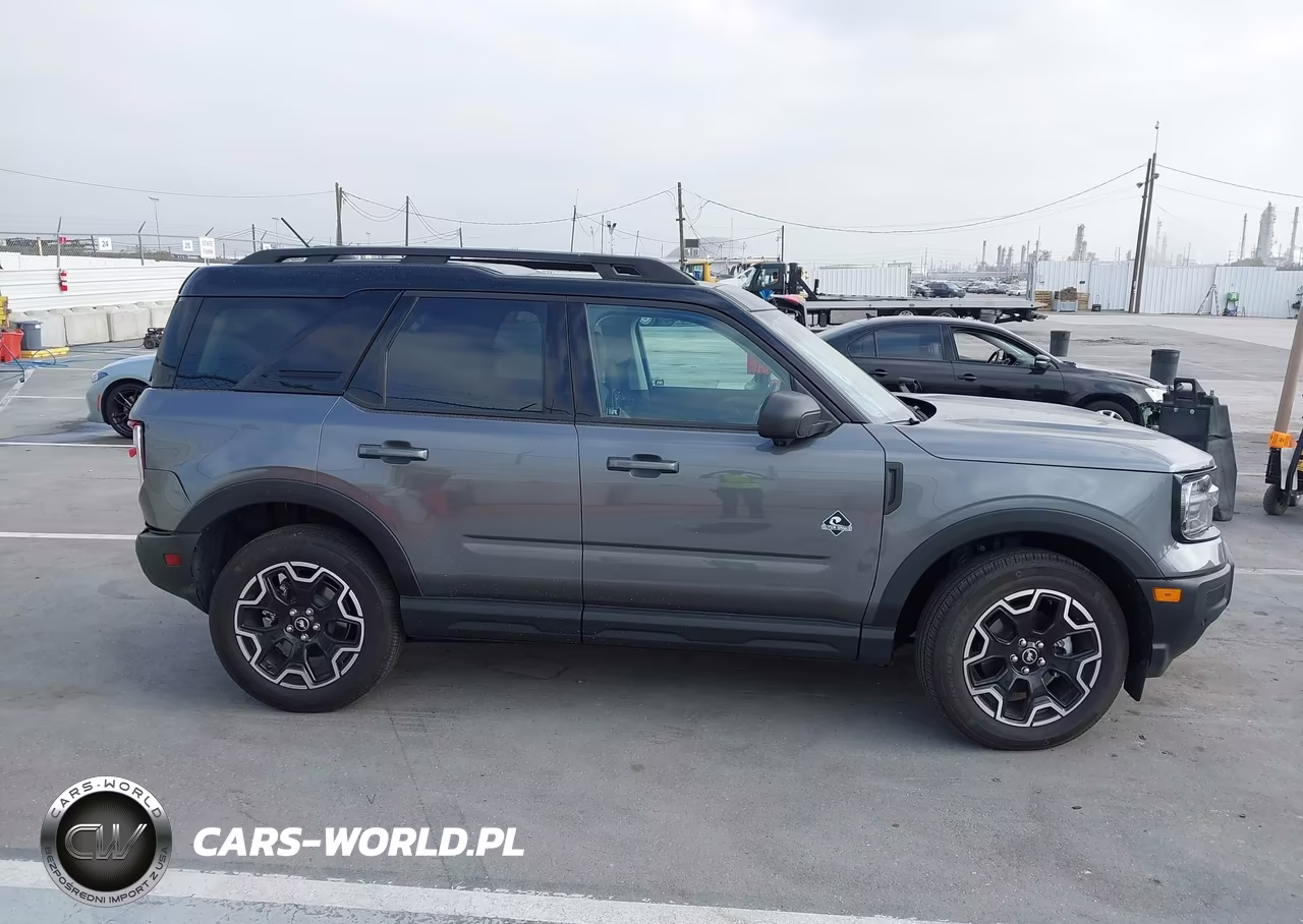 2025 Ford Bronco Sport Outer Banks VIN:3FMCR9CN9SRF09632 - 13