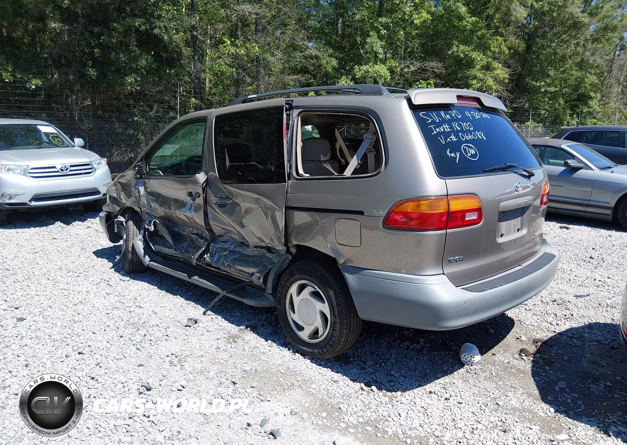 1998 Toyota Sienna Le VIN:4T3ZF13C8WU066088 - 3