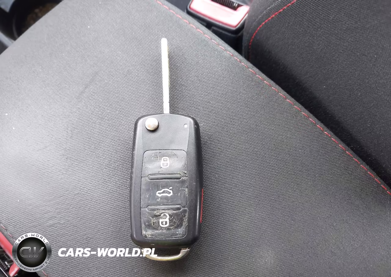 2011 Volkswagen Gti 2-Door VIN:WVWFV7AJXBW179014 - 11
