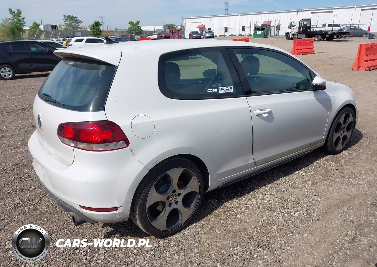 2011 Volkswagen Gti 2-Door VIN:WVWFV7AJXBW179014 - 4