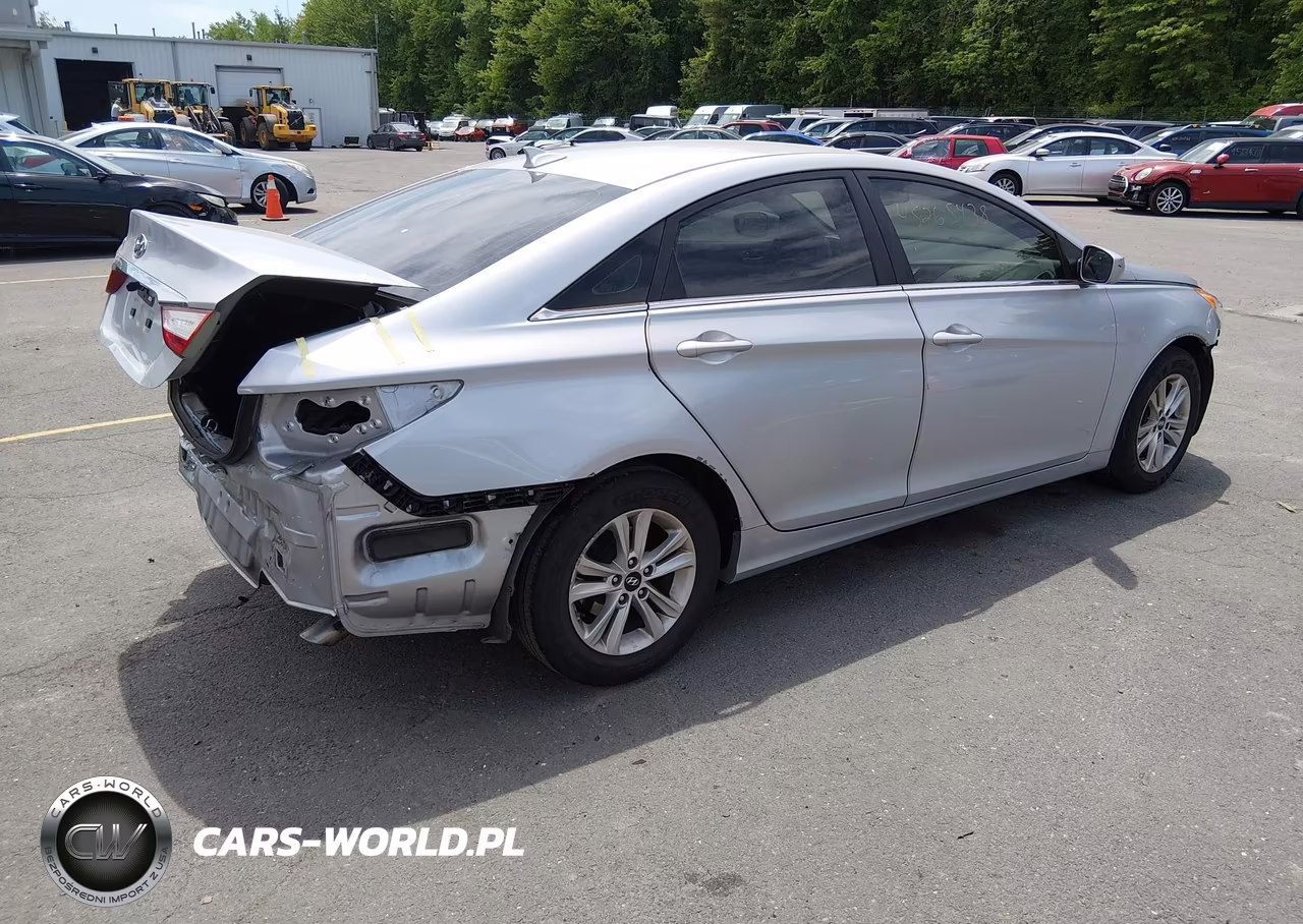 2013 Hyundai Sonata Gls VIN:5NPEB4AC6DH768252 - 4