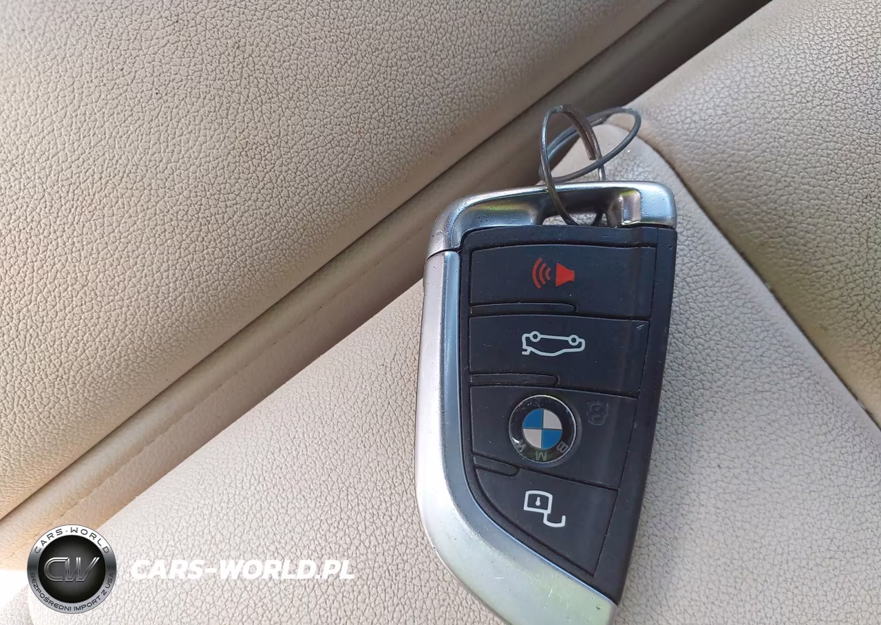 2019 BMW 330I VIN:WBA5R1C55KAK11889 - 11