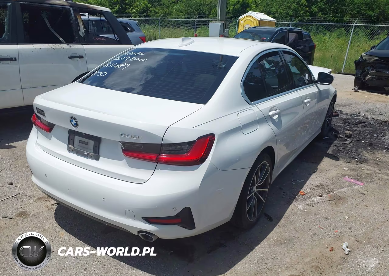 2019 BMW 330I VIN:WBA5R1C55KAK11889 - 4