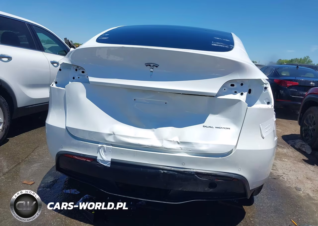 2022 Tesla Model Y Long Range Dual Motor All-Wheel Drive VIN:7SAYGAEE2NF316505 - 16