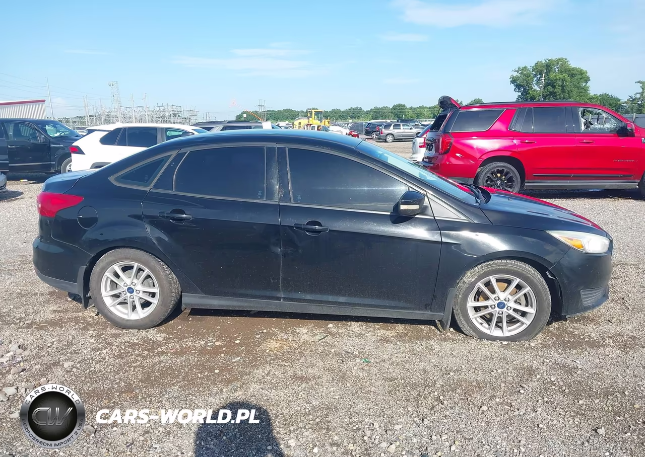 2016 Ford Focus Se VIN:1FADP3F2XGL241912 - 14