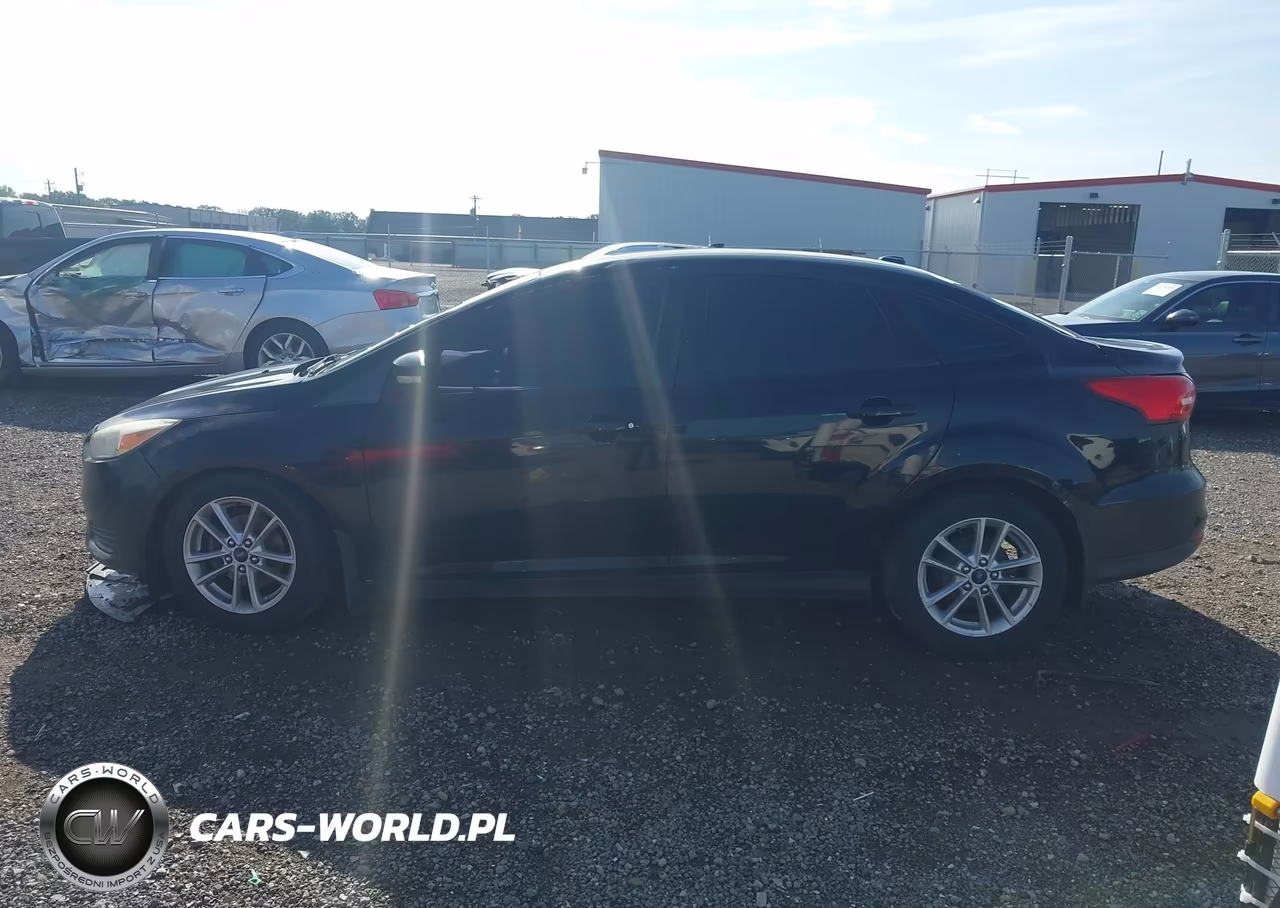 2016 Ford Focus Se VIN:1FADP3F2XGL241912 - 15