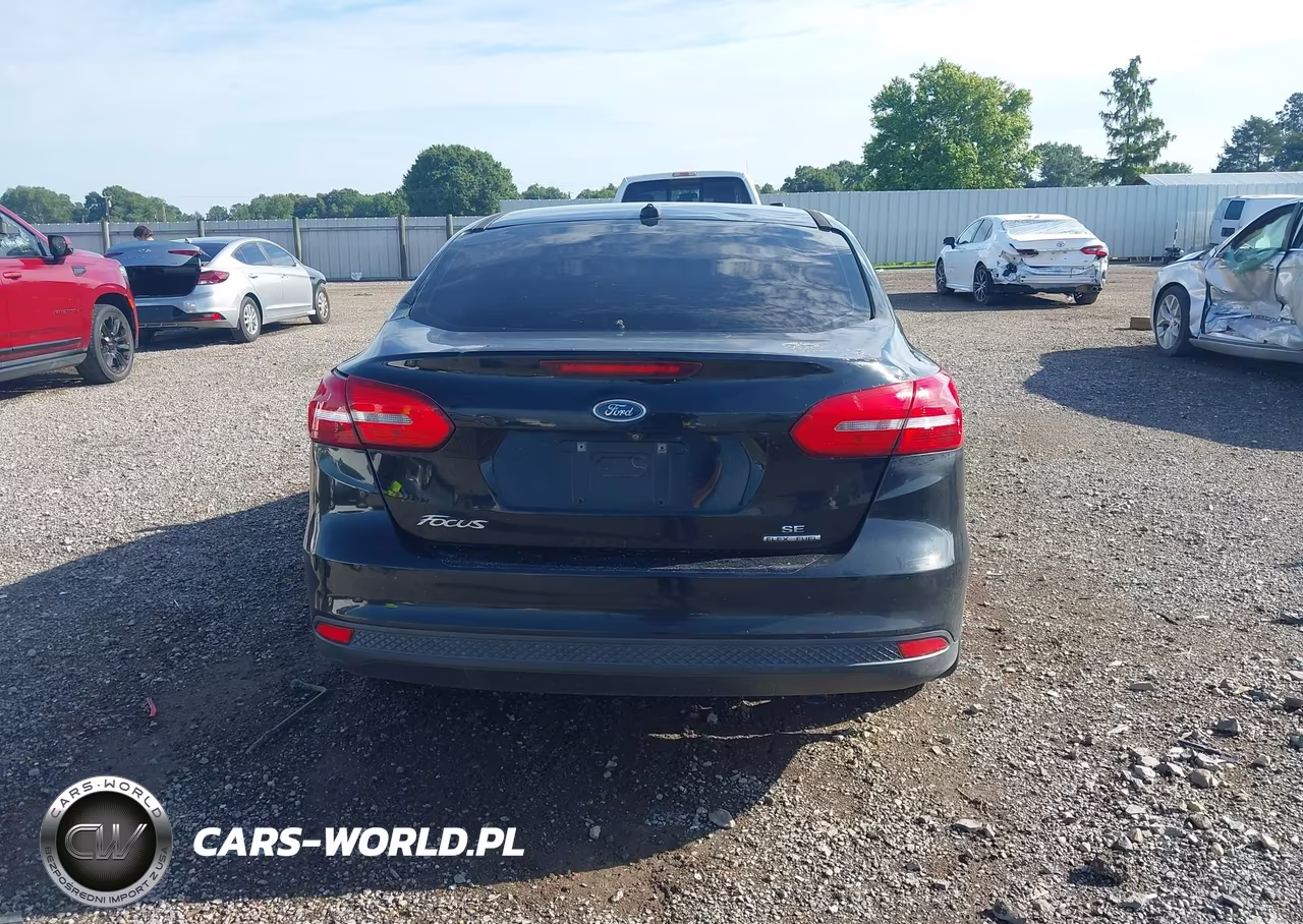 2016 Ford Focus Se VIN:1FADP3F2XGL241912 - 17