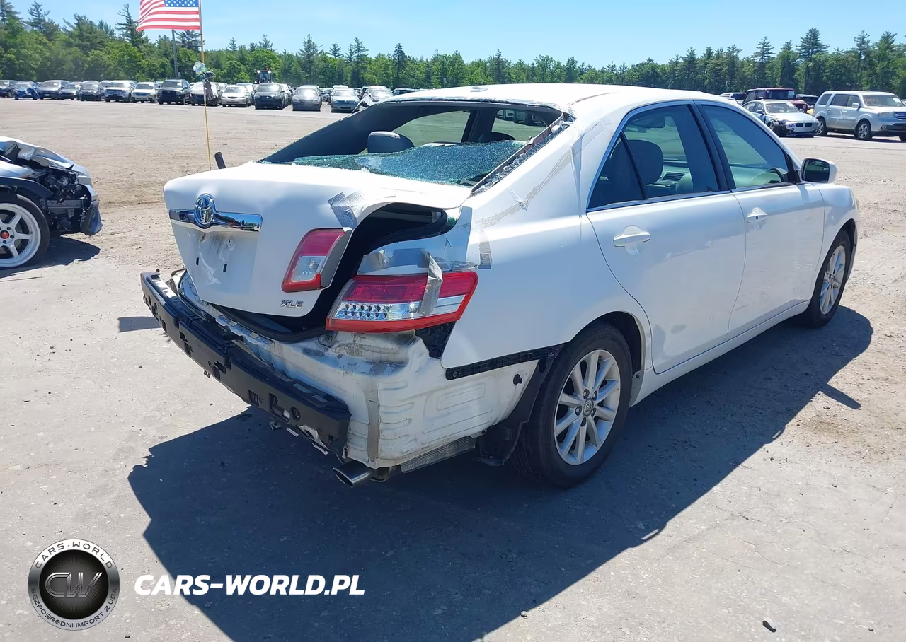 2011 Toyota Camry Xle VIN:4T4BF3EK4BR165873 - 4