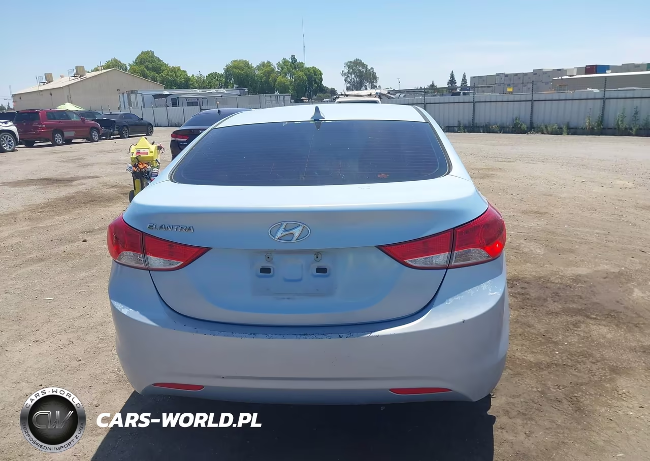 2013 Hyundai Elantra Gls VIN:KMHDH4AE4DU806736 - 16