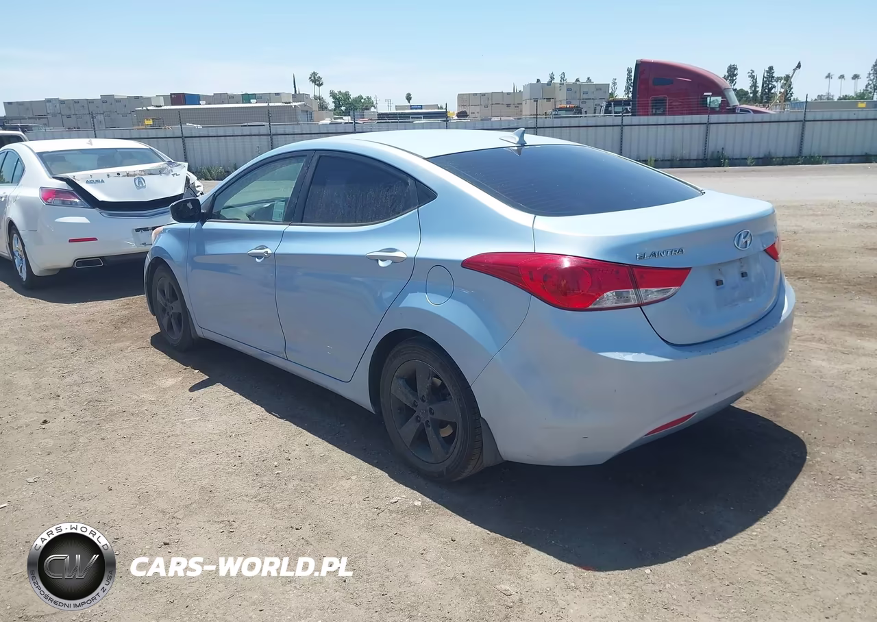 2013 Hyundai Elantra Gls VIN:KMHDH4AE4DU806736 - 3