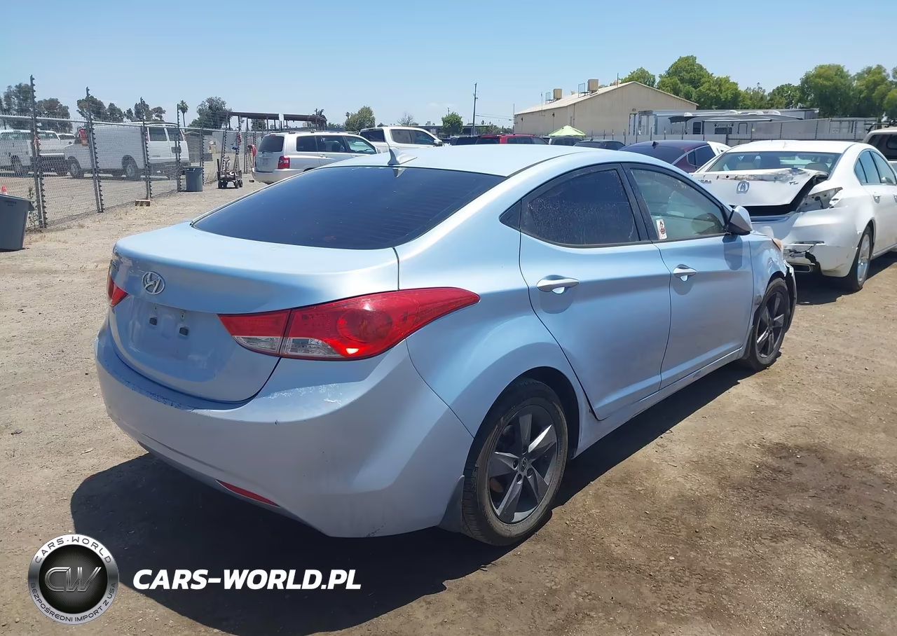 2013 Hyundai Elantra Gls VIN:KMHDH4AE4DU806736 - 4