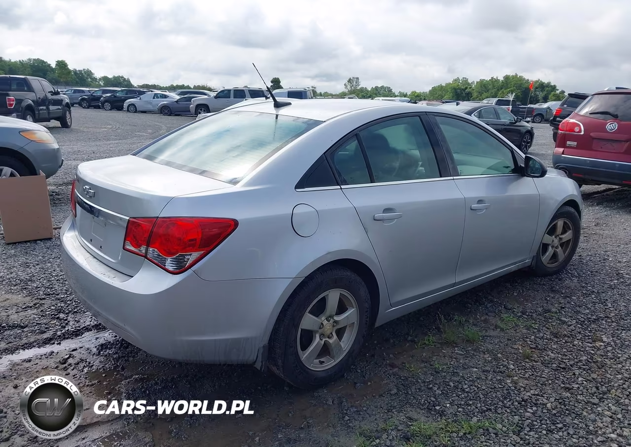 2011 Chevrolet Cruze Ls VIN:1G1PC5SH7B7300918 - 4