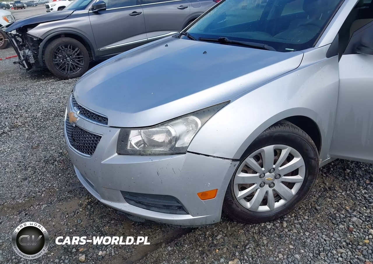 2011 Chevrolet Cruze Ls VIN:1G1PC5SH7B7300918 - 6