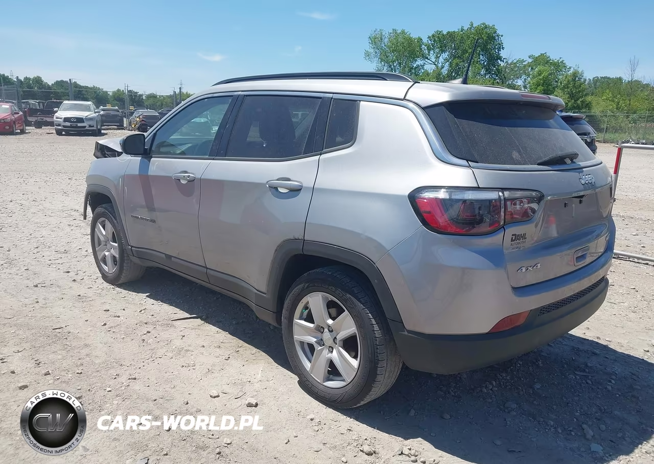 2022 Jeep Compass Latitude 4X4 VIN:3C4NJDBBXNT231491 - 3