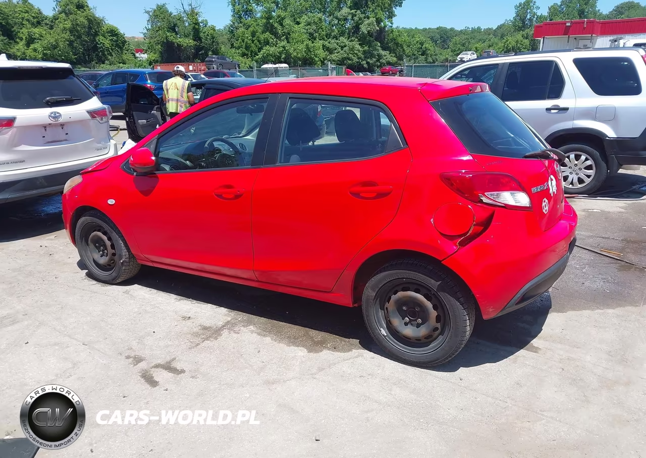 2013 Mazda Mazda2 Sport VIN:JM1DE1KZ1D0169888 - 3