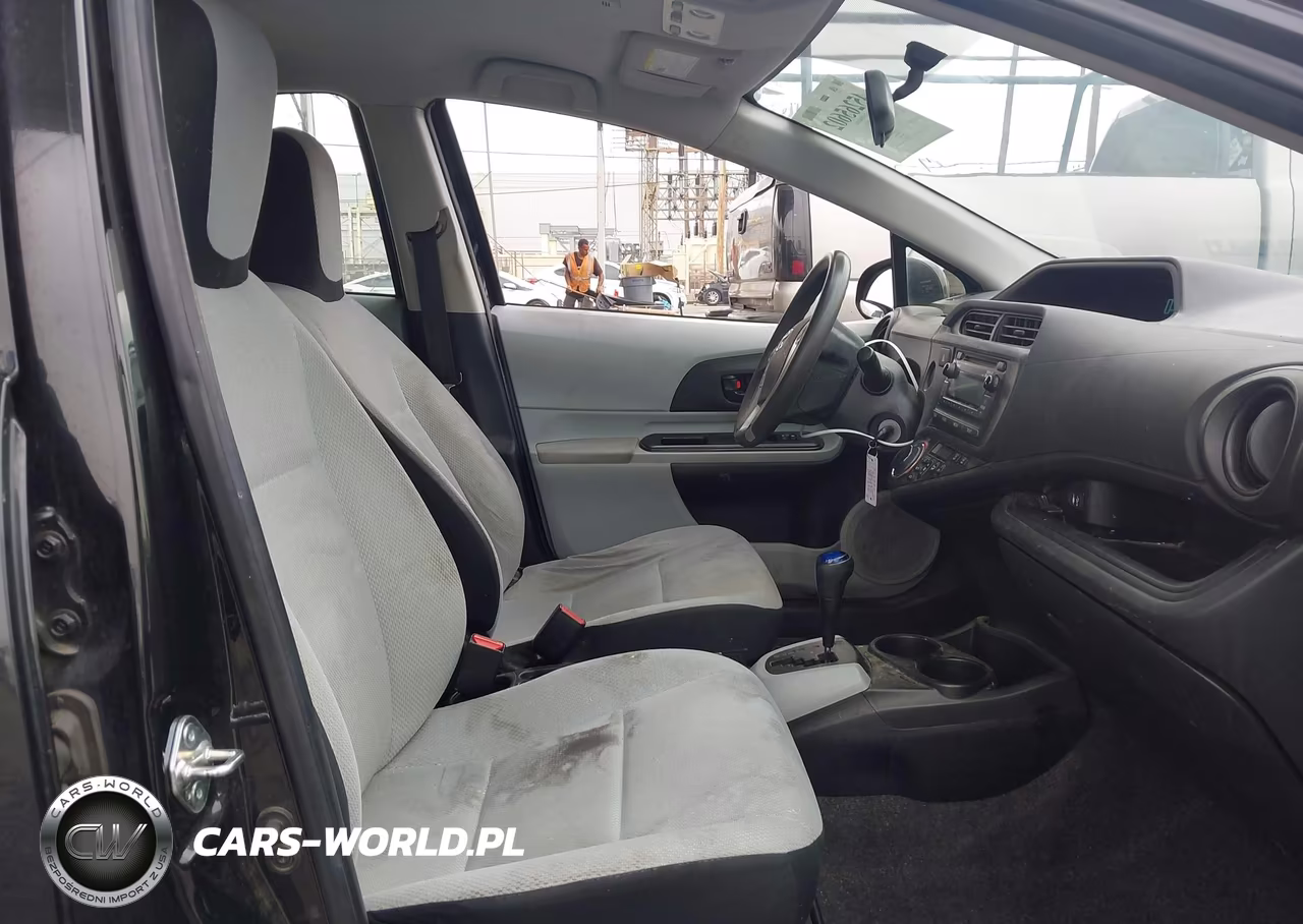 2014 Toyota Prius C One VIN:JTDKDTB34E1082550 - 5