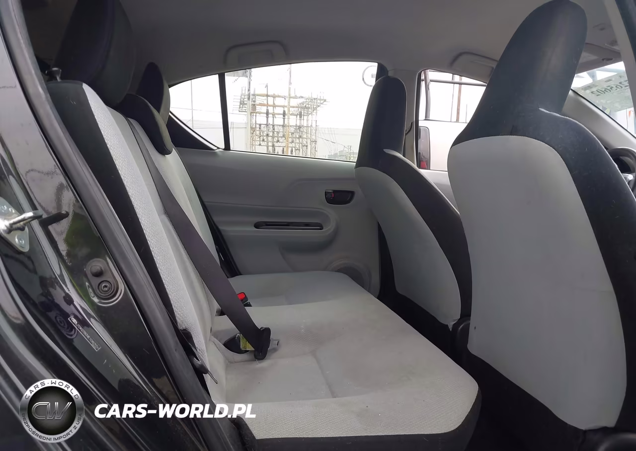 2014 Toyota Prius C One VIN:JTDKDTB34E1082550 - 8