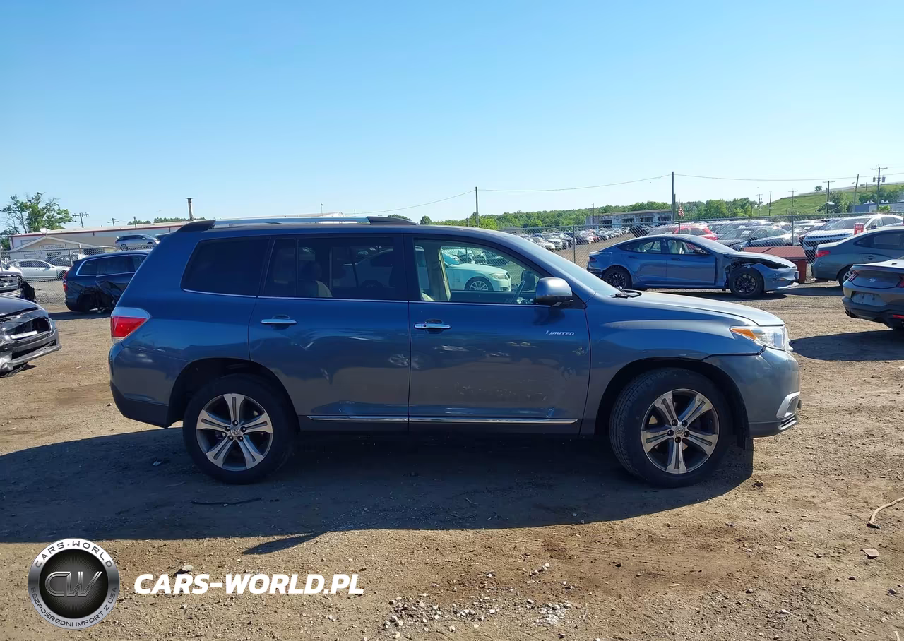 2011 Toyota Highlander Limited V6 VIN:5TDDK3EHXBS046351 - 13