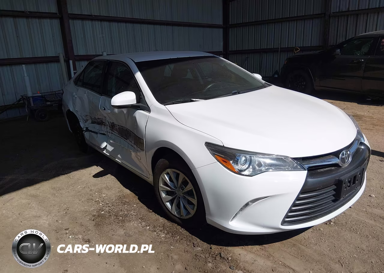 2016 Toyota Camry Le – zdjęcie 1 z 17