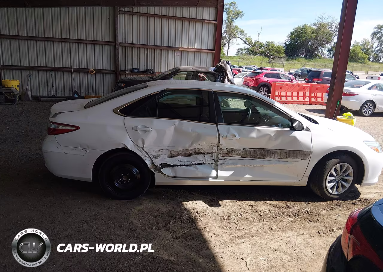 2016 Toyota Camry Le VIN:4T4BF1FKXGR522323 - 14