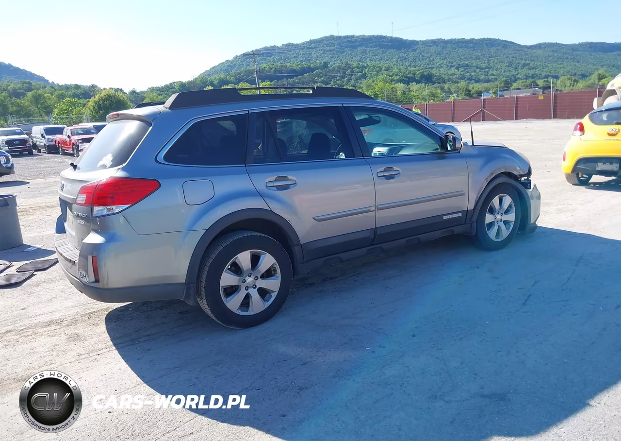 2011 Subaru Outback 2.5I Premium VIN:4S4BRBGC7B3421964 - 4