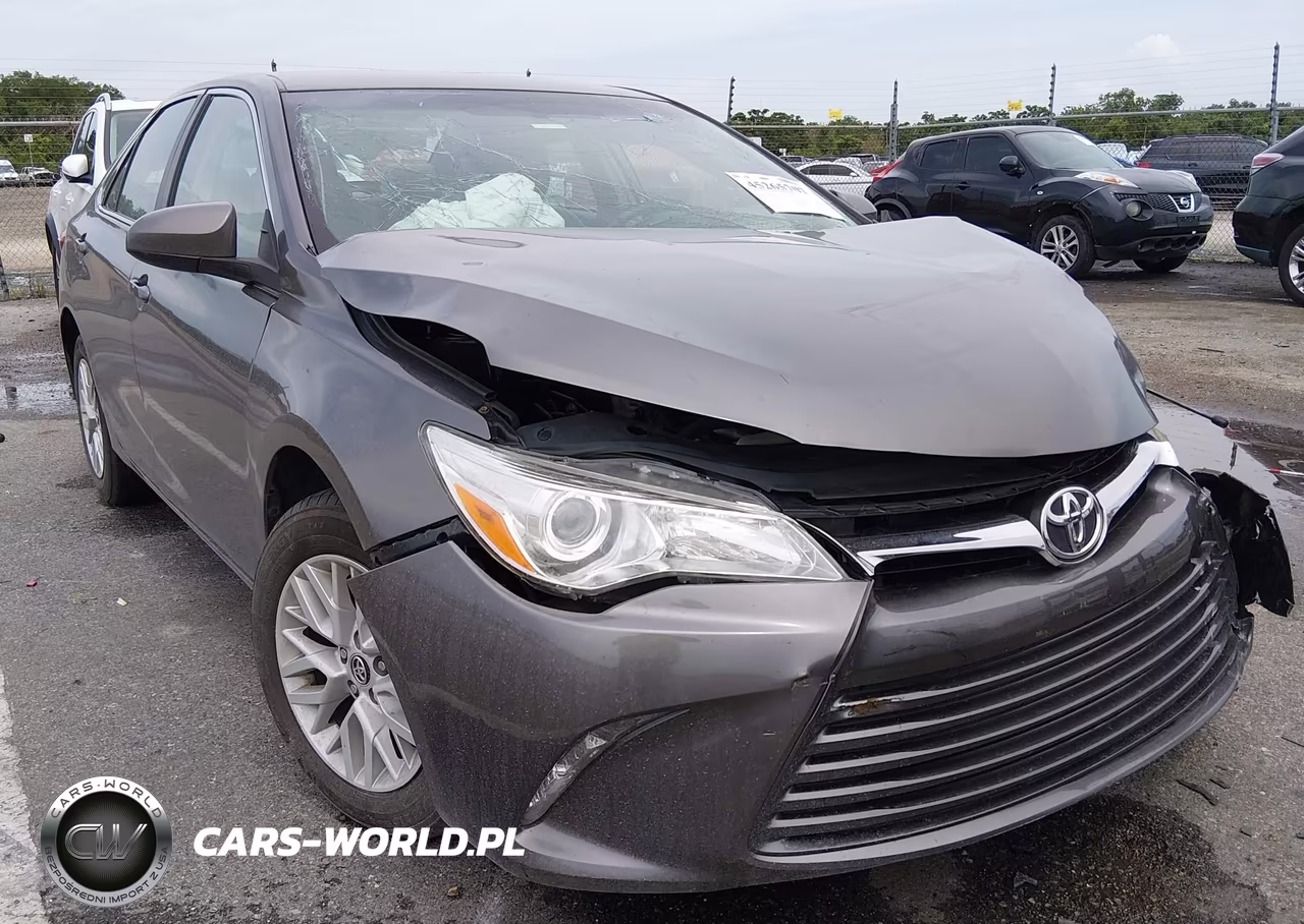 2016 Toyota Camry Le – zdjęcie 1 z 16
