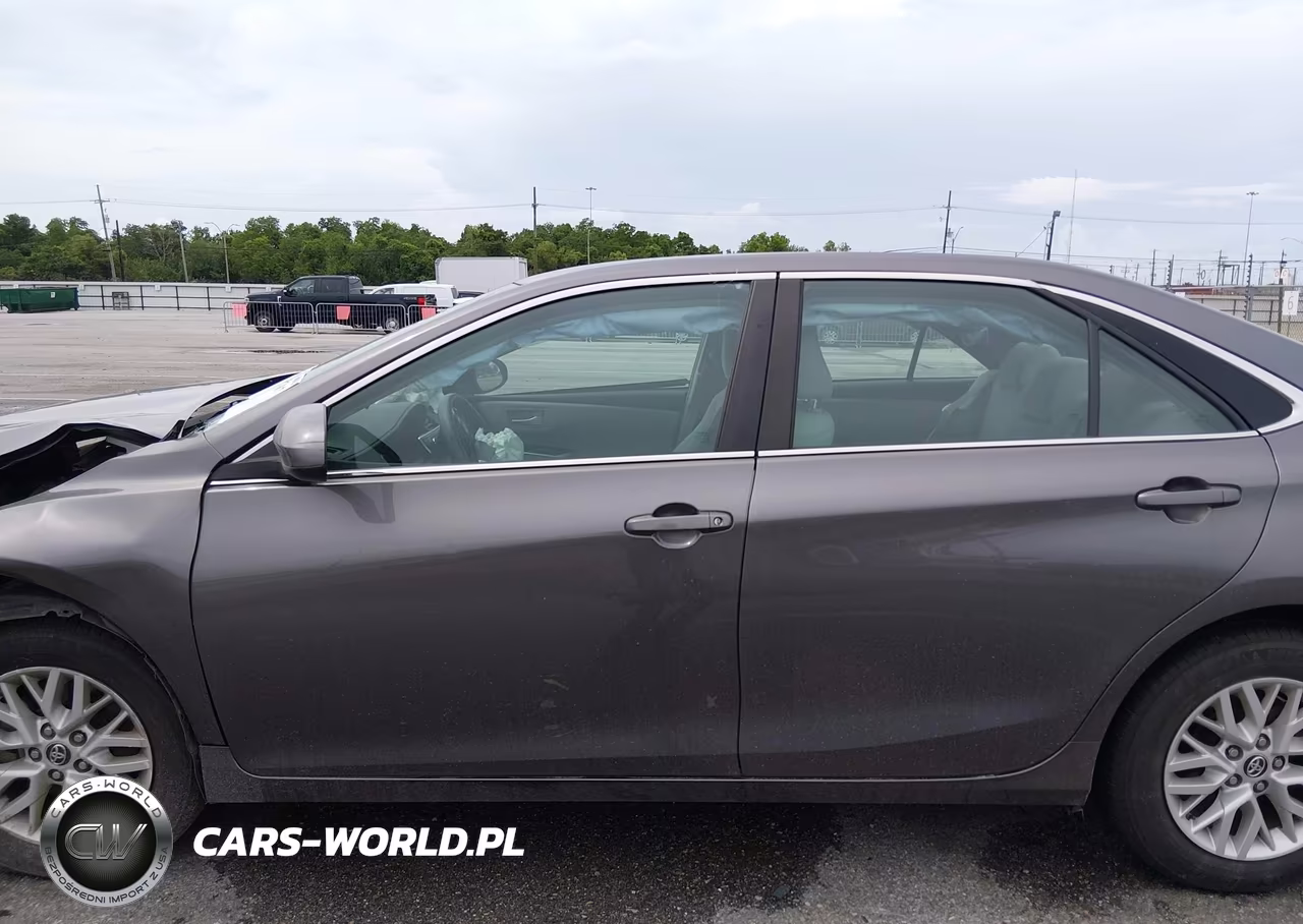 2016 Toyota Camry Le VIN:4T4BF1FK4GR541823 - 14