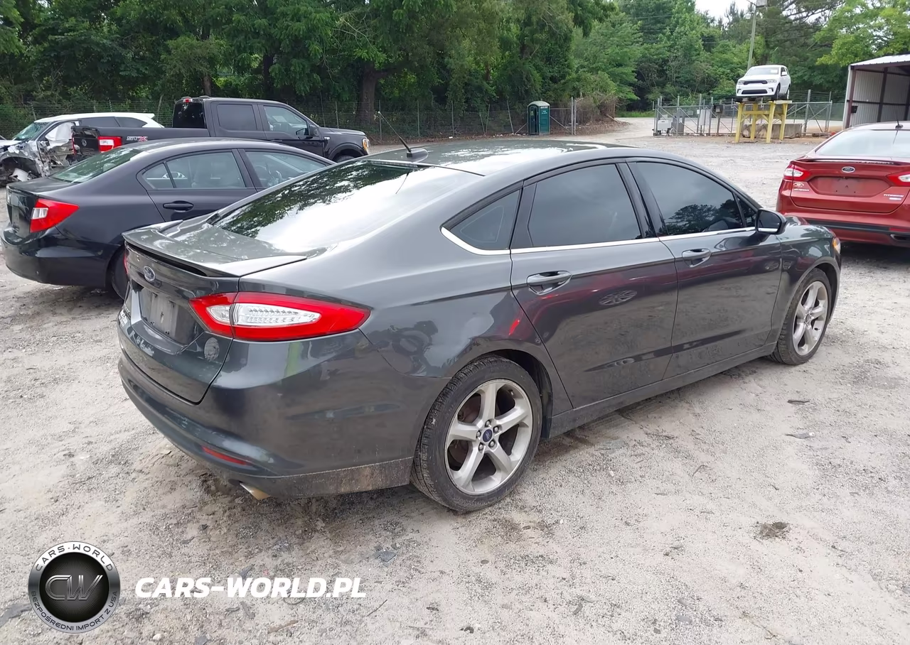 2016 Ford Fusion S VIN:3FA6P0G75GR295895 - 4