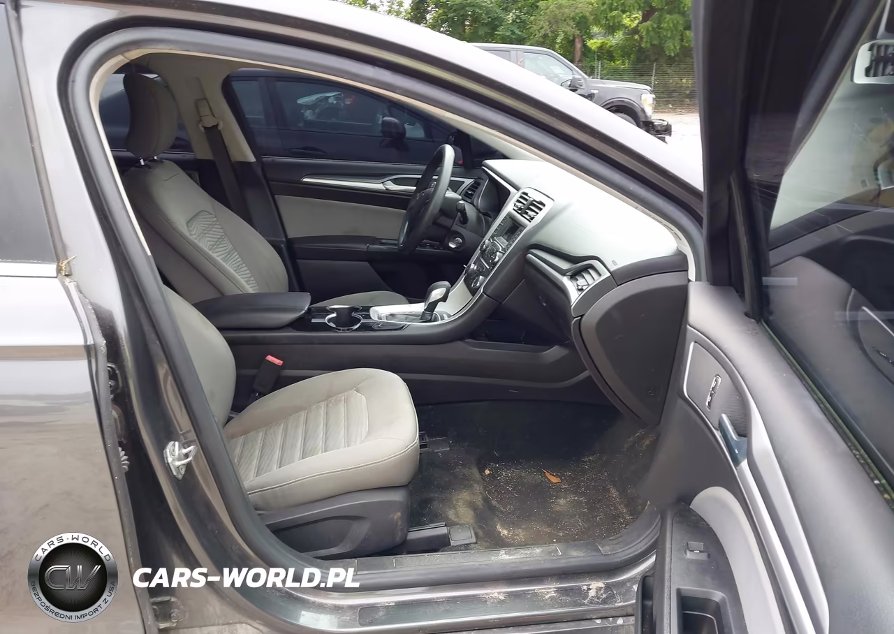 2016 Ford Fusion S VIN:3FA6P0G75GR295895 - 5