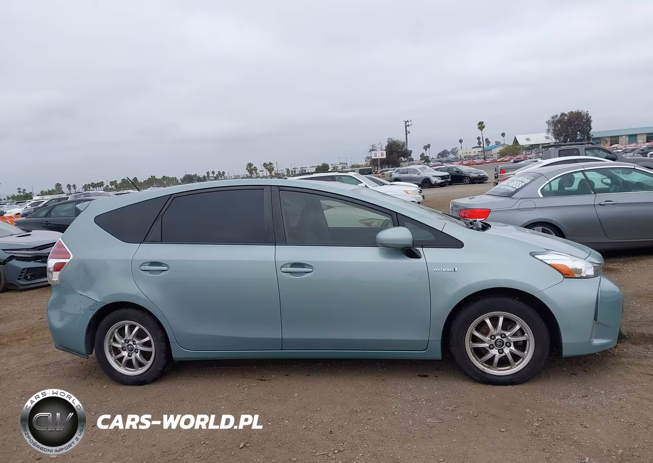 2015 Toyota Prius V Three VIN:JTDZN3EU0FJ030124 - 13