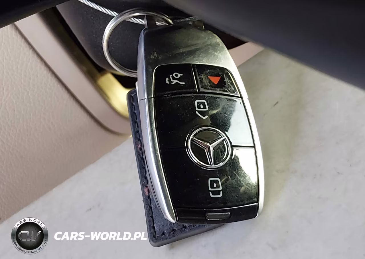 2017 Mercedes-Benz E 300 4Matic VIN:WDDZF4KB0HA197307 - 11