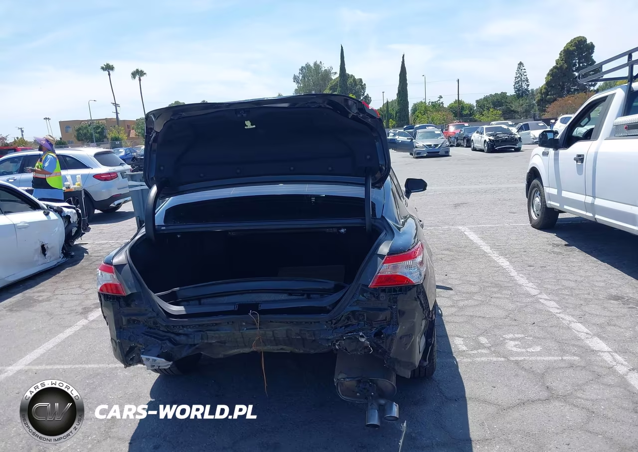 2020 Toyota Camry Se VIN:4T1G11AK4LU875754 - 17