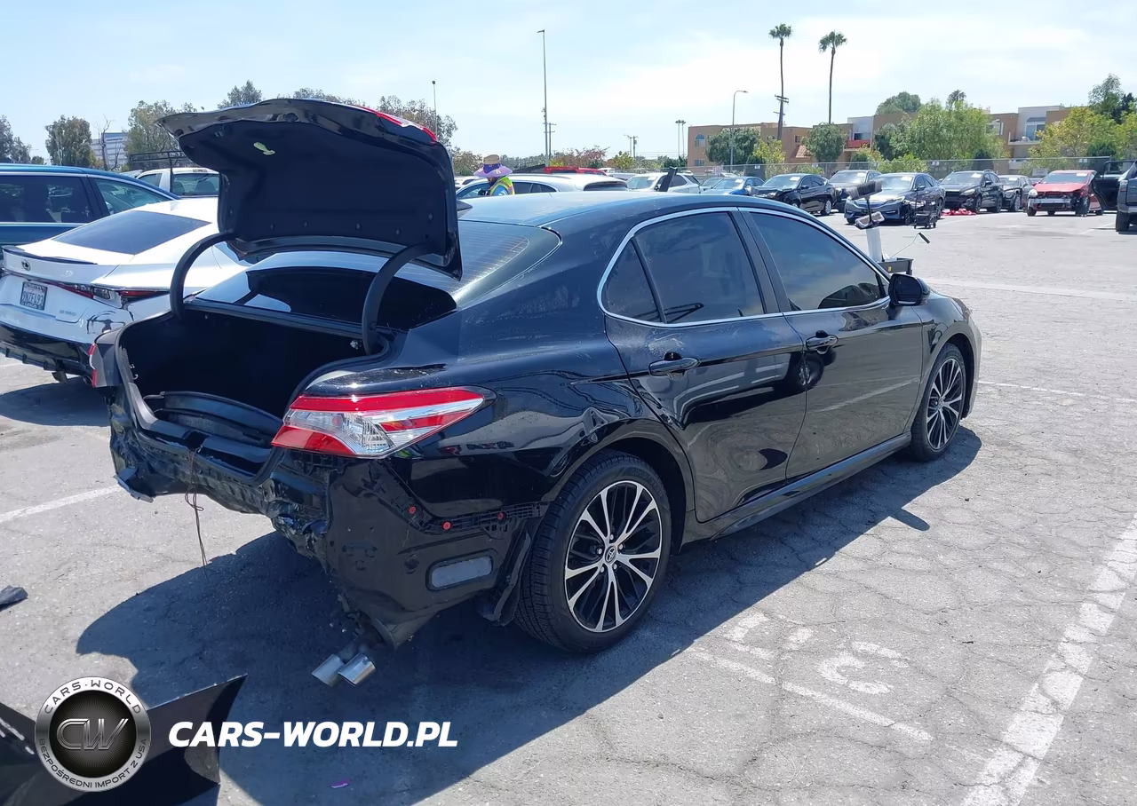2020 Toyota Camry Se VIN:4T1G11AK4LU875754 - 4