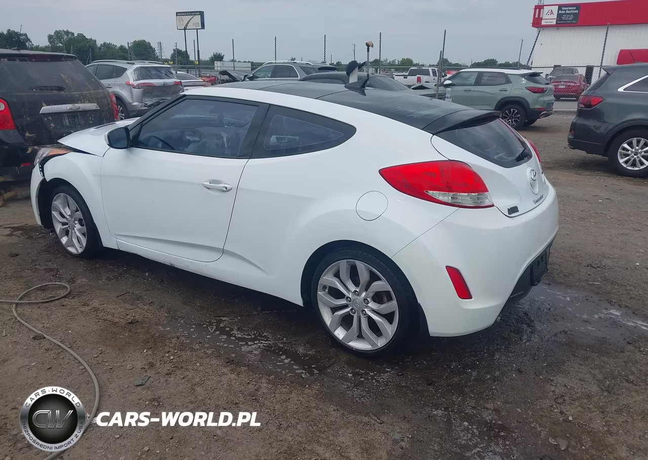 2012 Hyundai Veloster Base W-Red-Black VIN:KMHTC6AD4CU062938 - 3