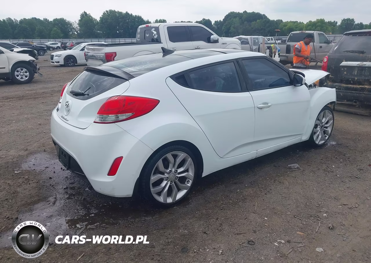 2012 Hyundai Veloster Base W-Red-Black VIN:KMHTC6AD4CU062938 - 4