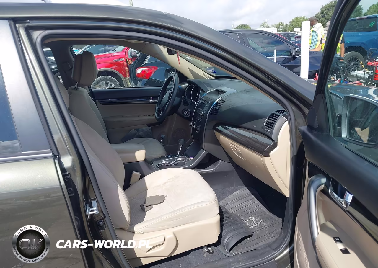 2011 Kia Sorento Lx VIN:5XYKT4A11BG161257 - 5