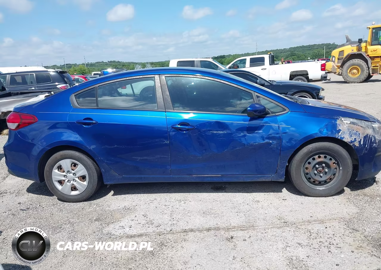 2018 Kia Forte Lx VIN:3KPFL4A72JE203131 - 13