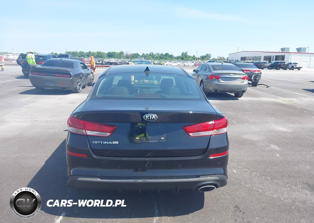 2019 Kia Optima Lx VIN:5XXGT4L3XKG338090 - 17
