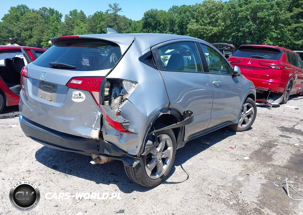 2018 Honda Hr-V Lx VIN:3CZRU5H35JM703609 - 4