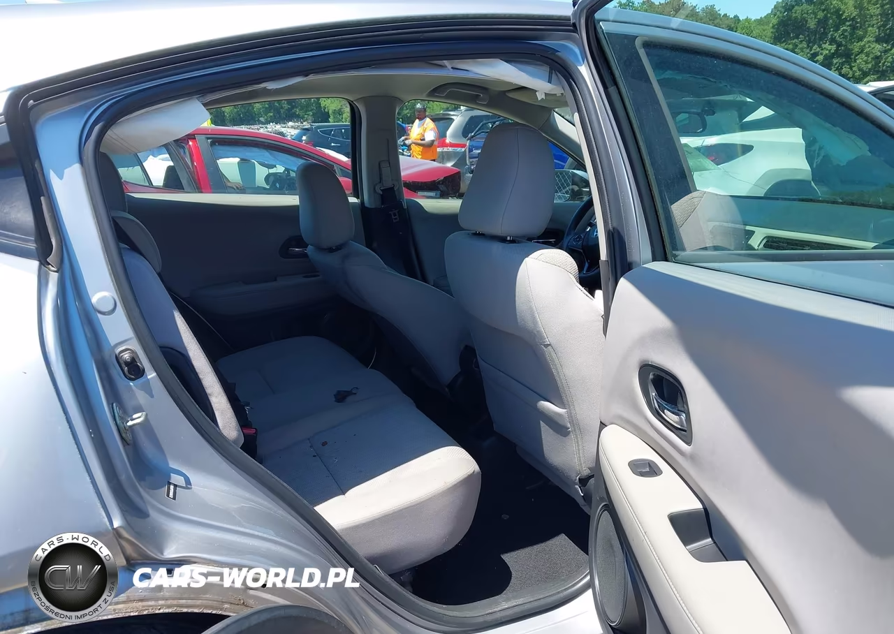 2018 Honda Hr-V Lx VIN:3CZRU5H35JM703609 - 8