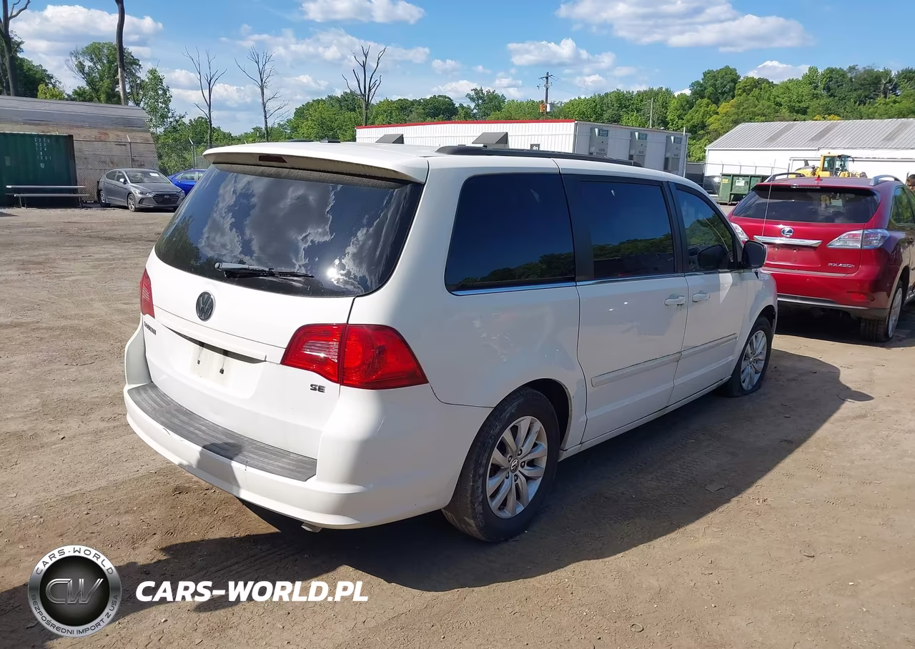 2012 Volkswagen Routan Se VIN:2C4RVABG1CR217673 - 4