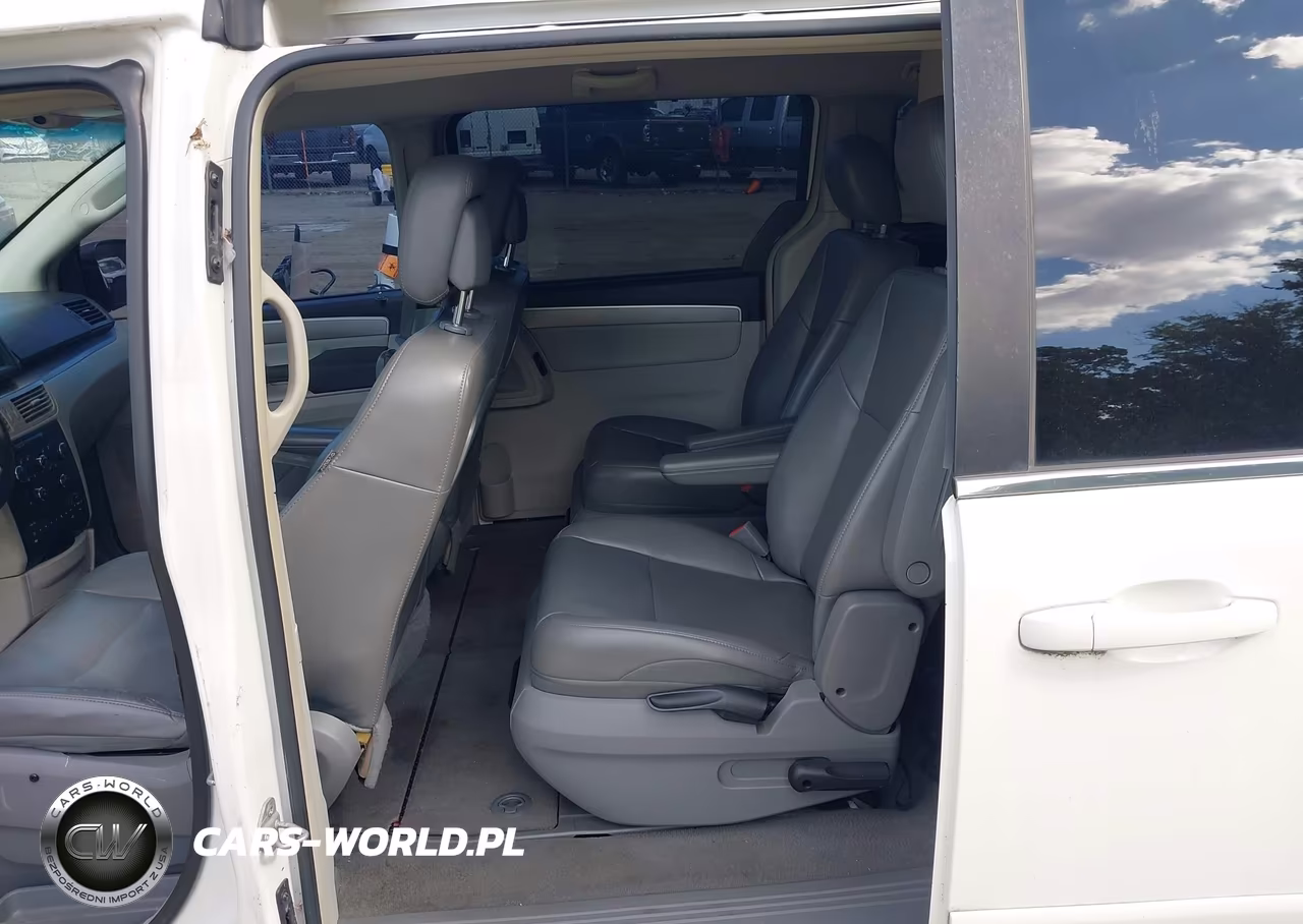 2012 Volkswagen Routan Se VIN:2C4RVABG1CR217673 - 8