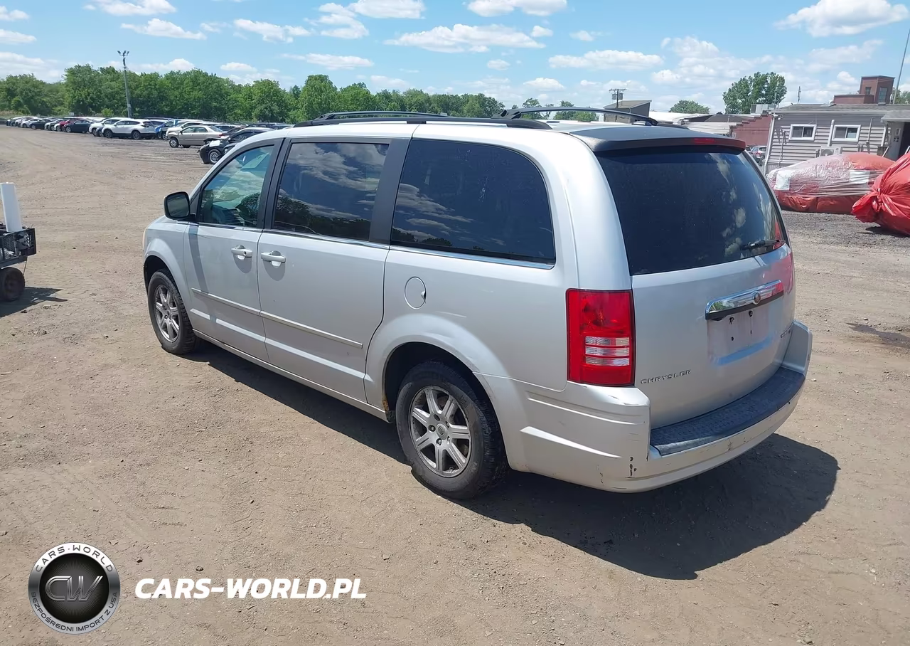 2010 Chrysler Town & Country Touring VIN:2A4RR5D18AR451143 - 3