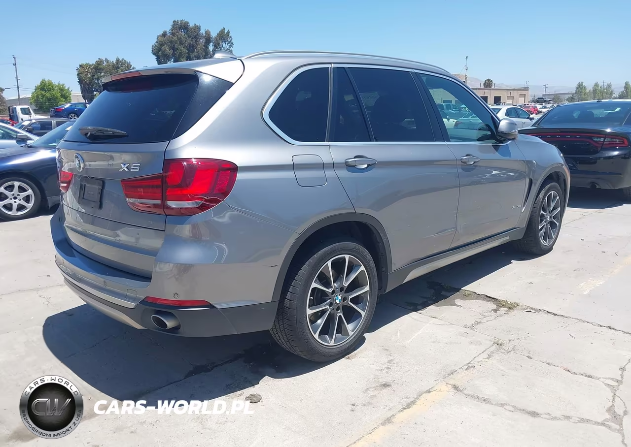 2017 BMW X5 xDrive35I VIN:5UXKR0C33H0X77318 - 4