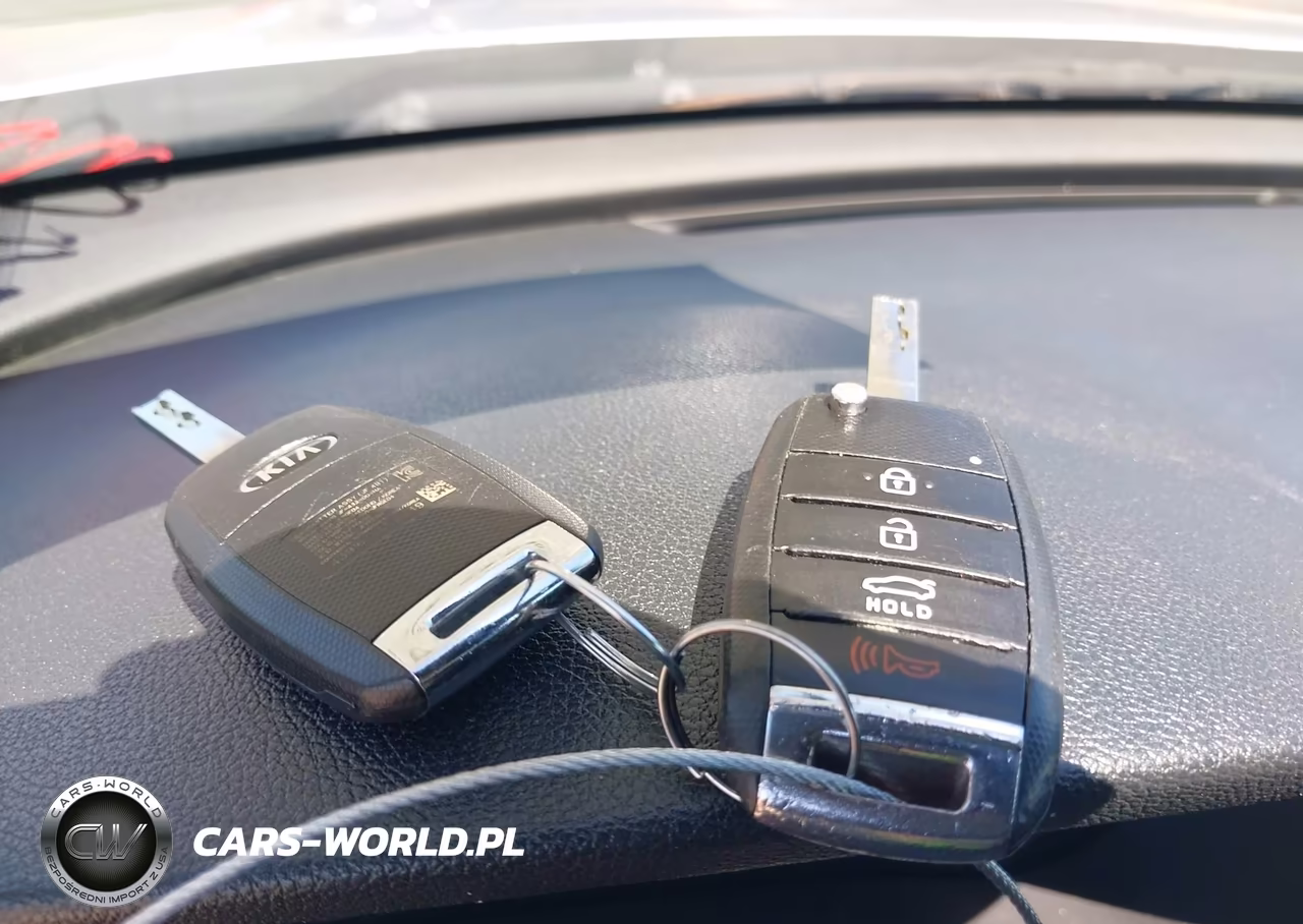 2017 Kia Optima Lx VIN:KNAGT4L38H5133071 - 11