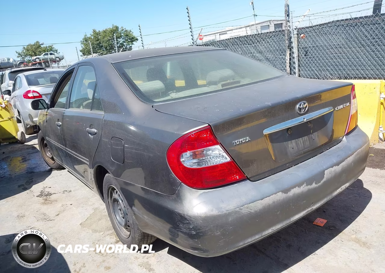 2003 Toyota Camry Le VIN:4T1BE32K73U661754 - 3