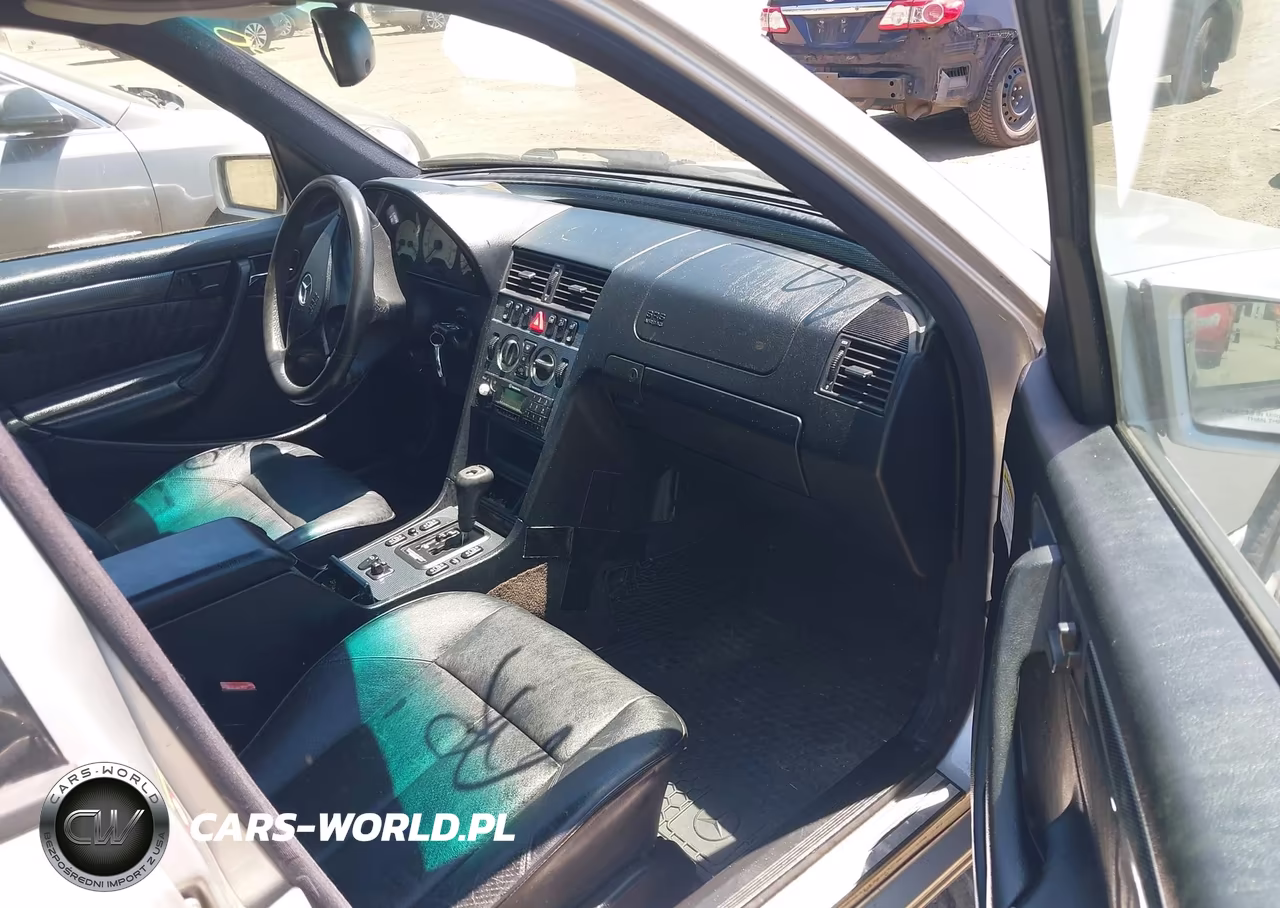 2000 Mercedes-Benz C 230 Kompressor VIN:WDBHA24G2YA846802 - 5