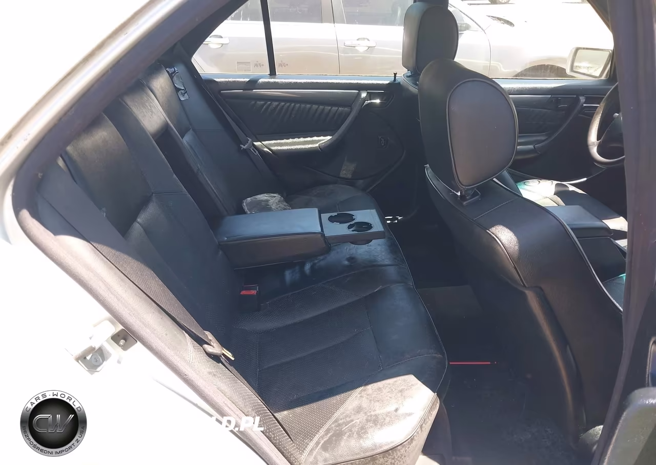 2000 Mercedes-Benz C 230 Kompressor VIN:WDBHA24G2YA846802 - 8