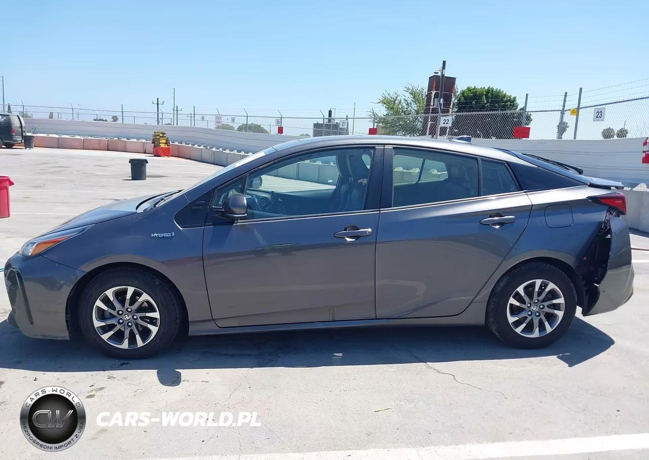 2019 Toyota Prius Limited VIN:JTDKARFU8K3070626 - 18
