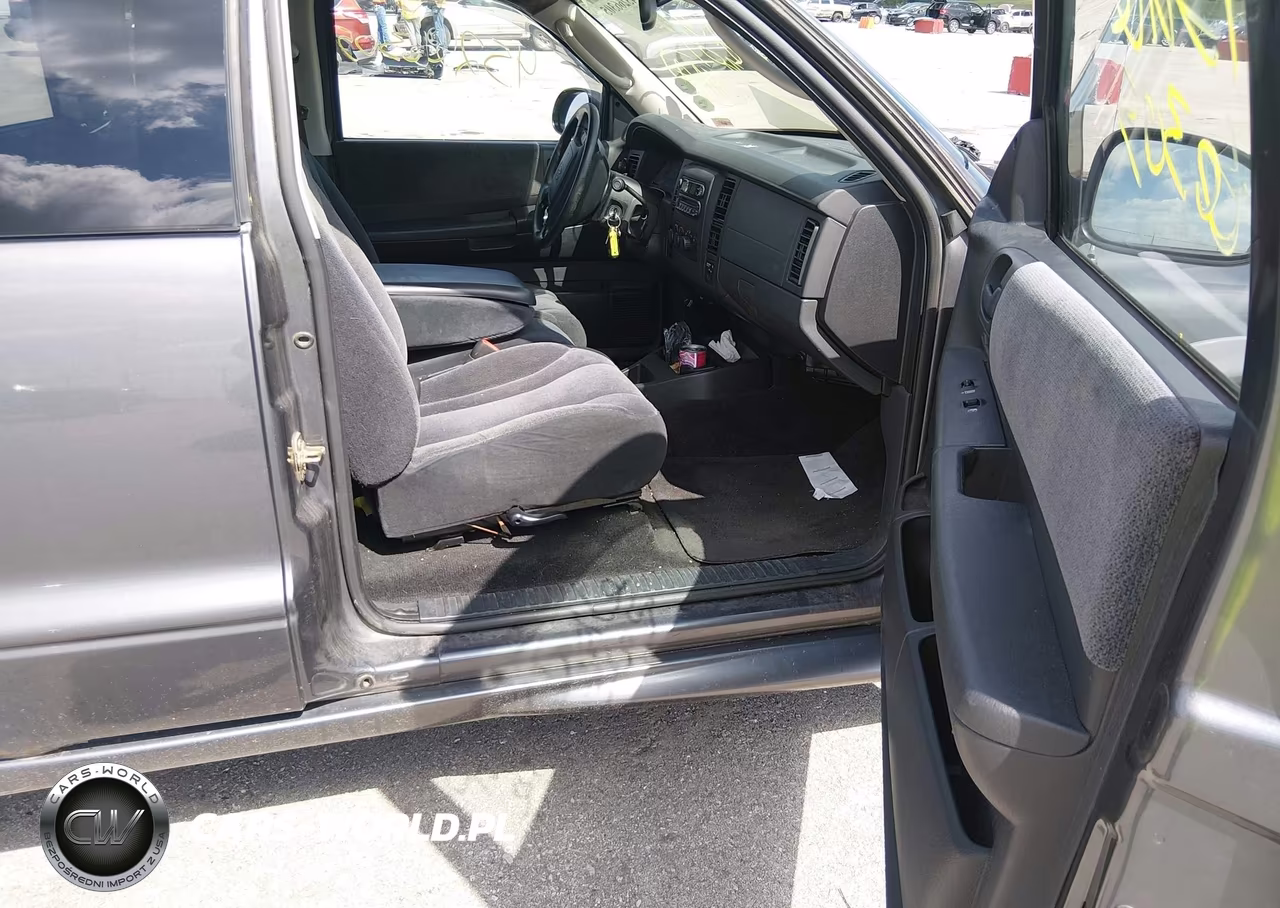 2004 Dodge Dakota Sport VIN:1D7GL32K44S553742 - 5